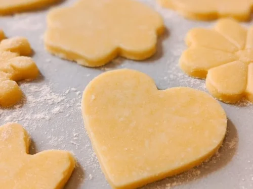 Delicious no-spread sugar cookies on a decorated plate